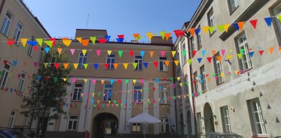 Vasaros koncertai bibliotekos kieme
